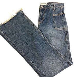 WE THE FREE Free People Izzy Flare Jeans Sz 26‎ Frayed Hem Utility Patch Pockets